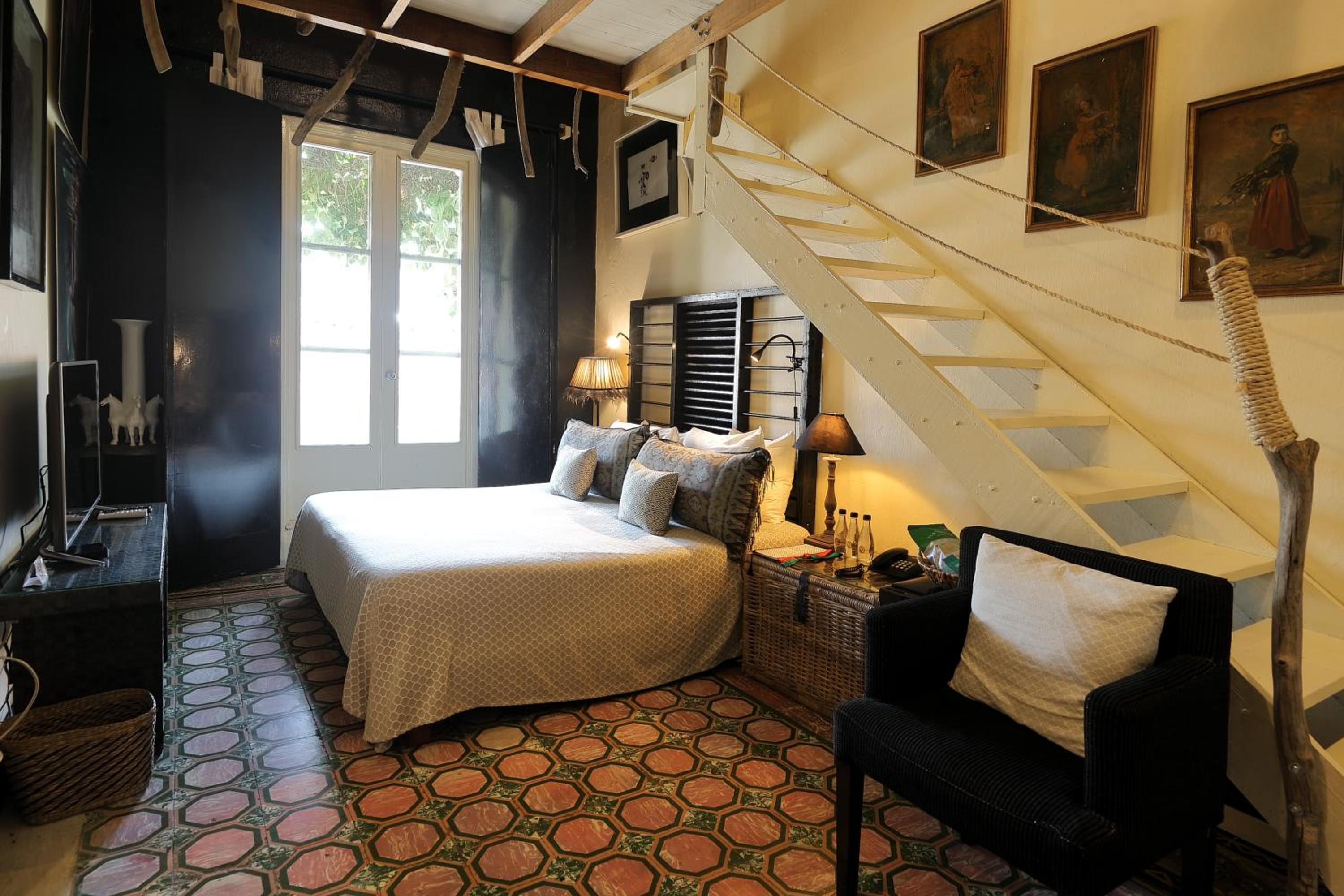 Suite - Photo 3