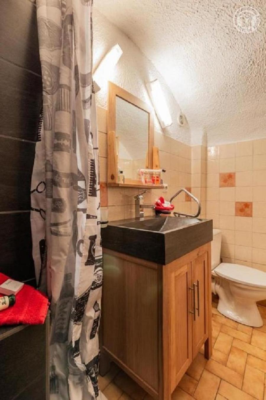 One-Bedroom House photo 1