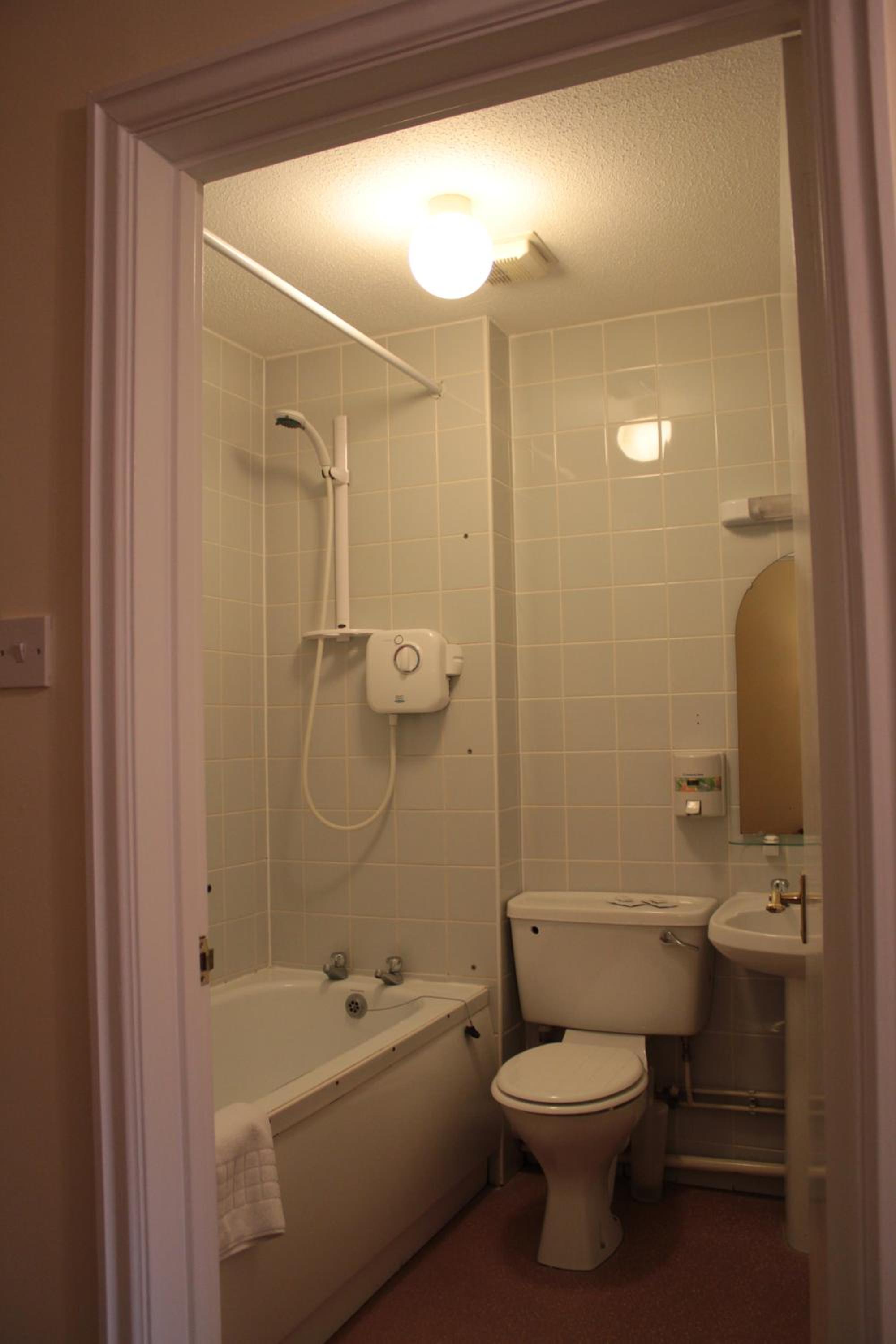 Double Room - Photo 5