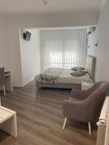 Double or Twin Room - Photo 11