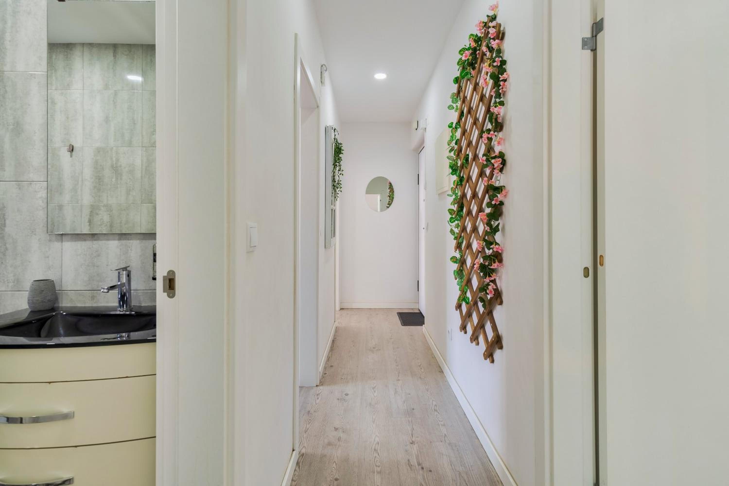 Apartment photo 2