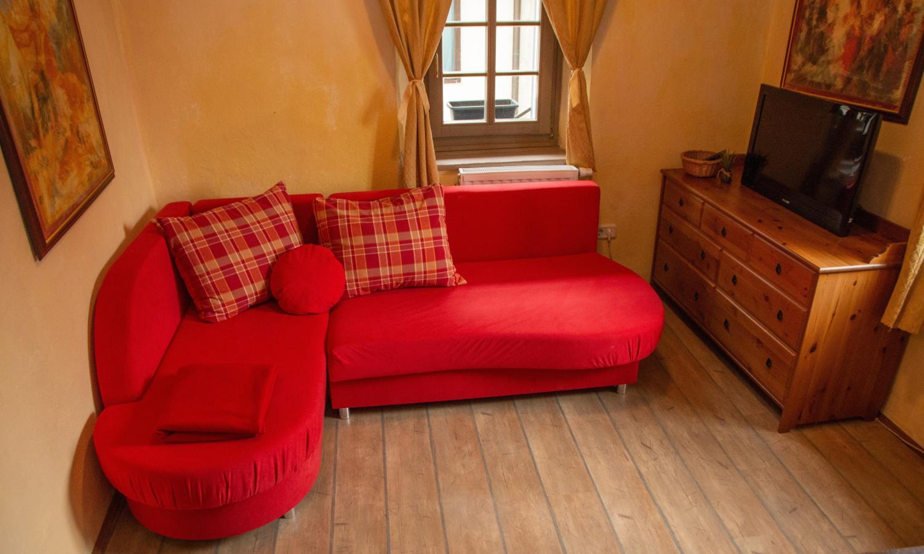 One-Bedroom Apartment (4 Adults) - Photo 8
