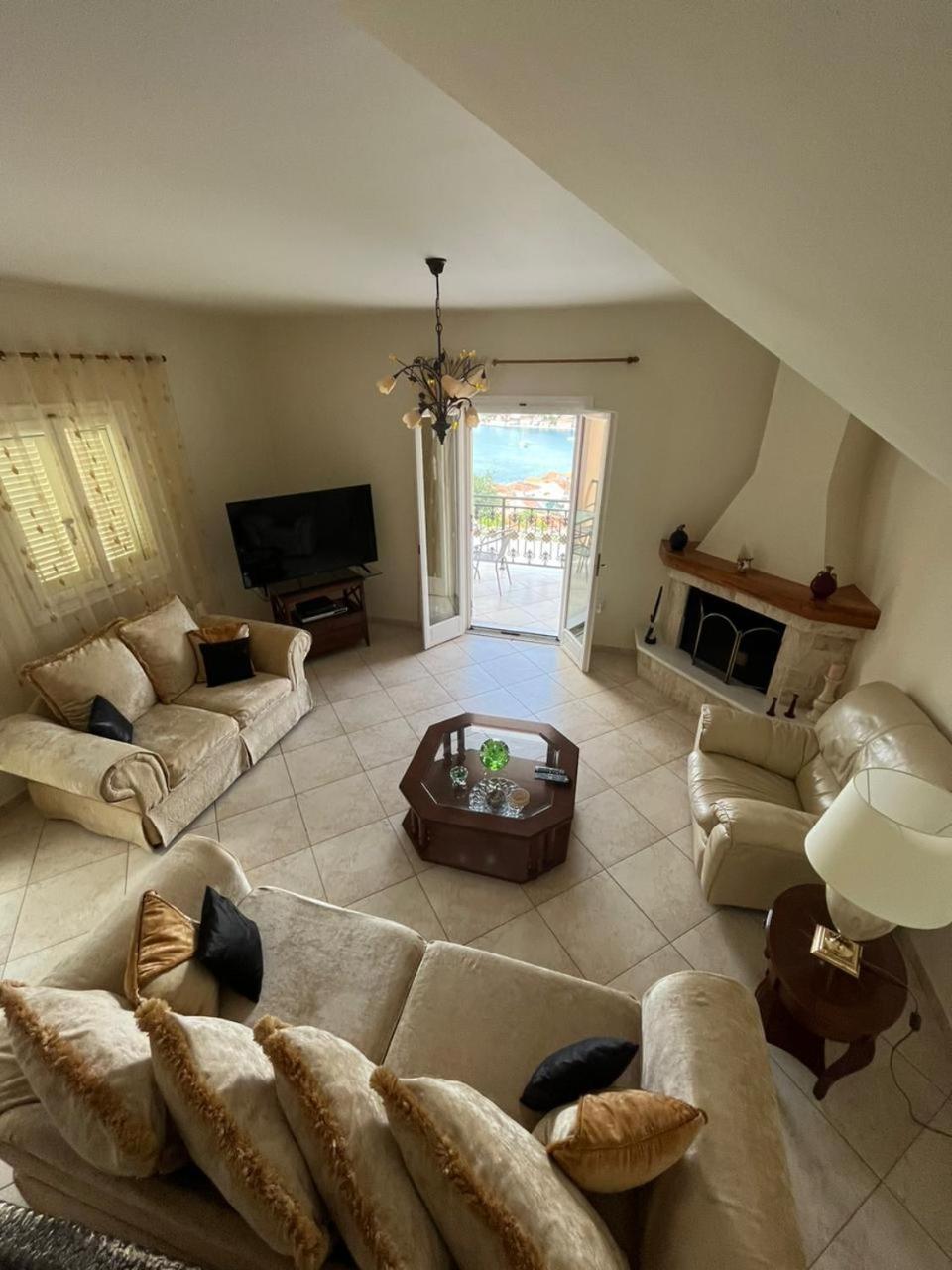 Three-Bedroom House - Photo 1