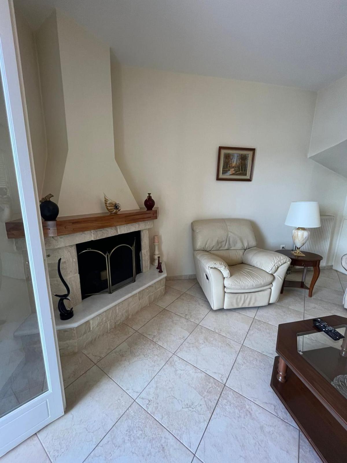 Three-Bedroom House - Photo 37
