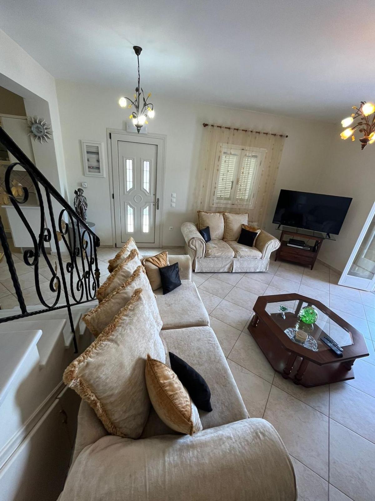 Three-Bedroom House - Photo 29
