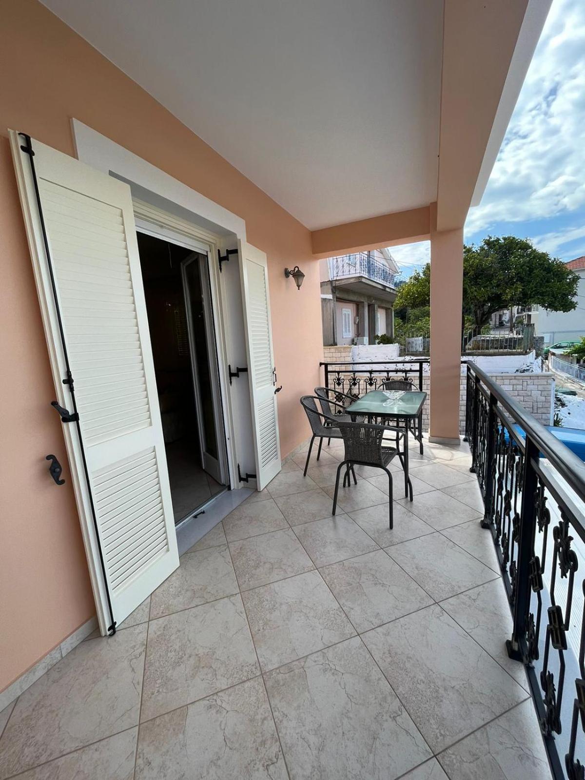 Three-Bedroom House - Photo 10