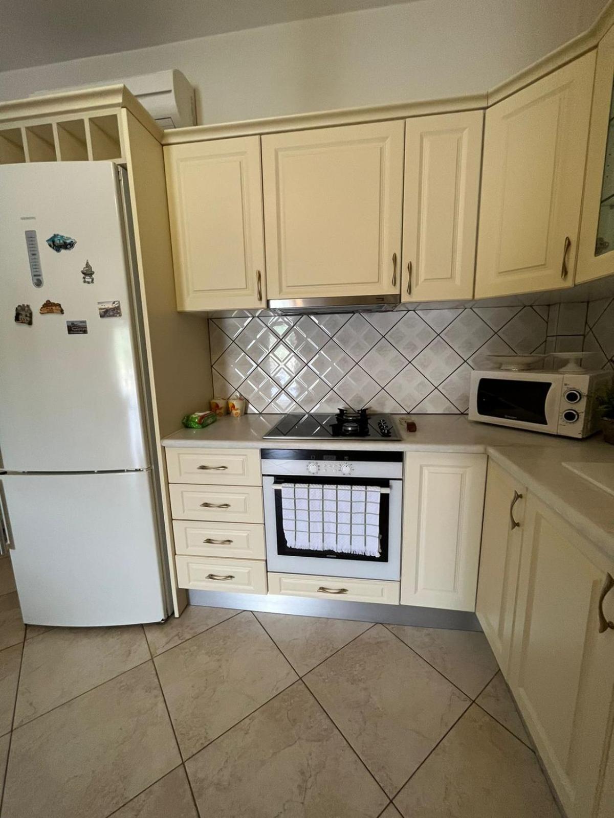 Three-Bedroom House - Photo 16