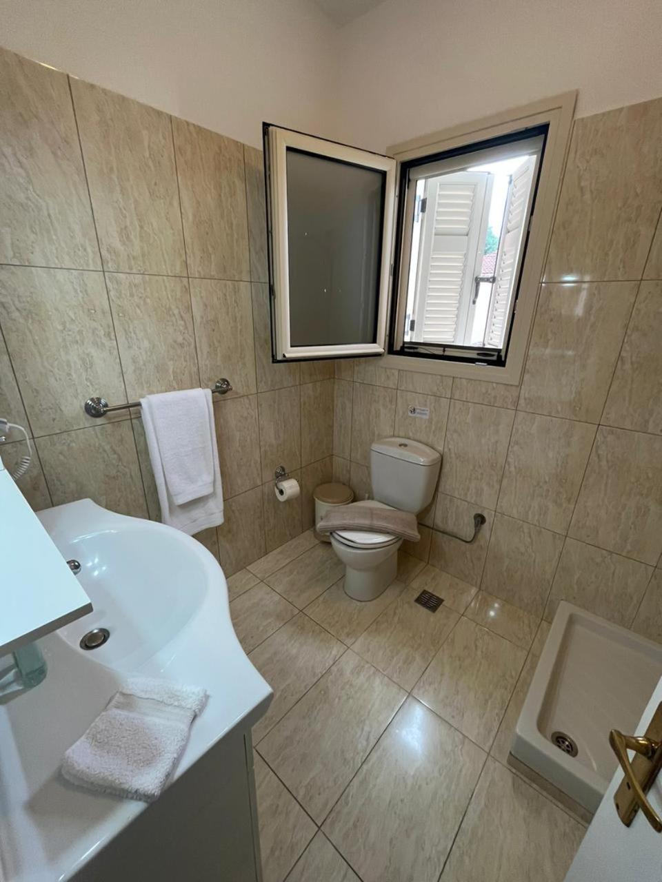 Three-Bedroom House - Photo 21