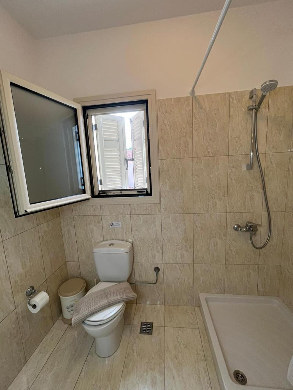 Three-Bedroom House - Photo 20