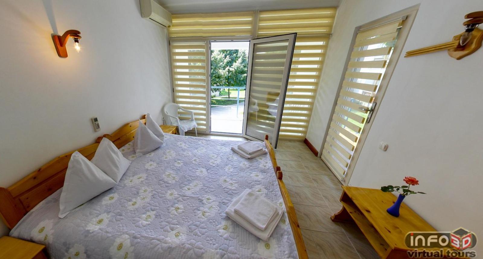 Double or Twin Room with Bathroom photo 1