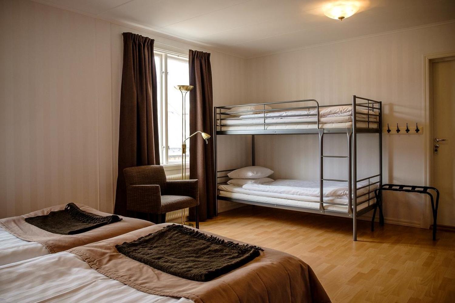 Deluxe Family Room (2 Adults + 2 Children) photo 3