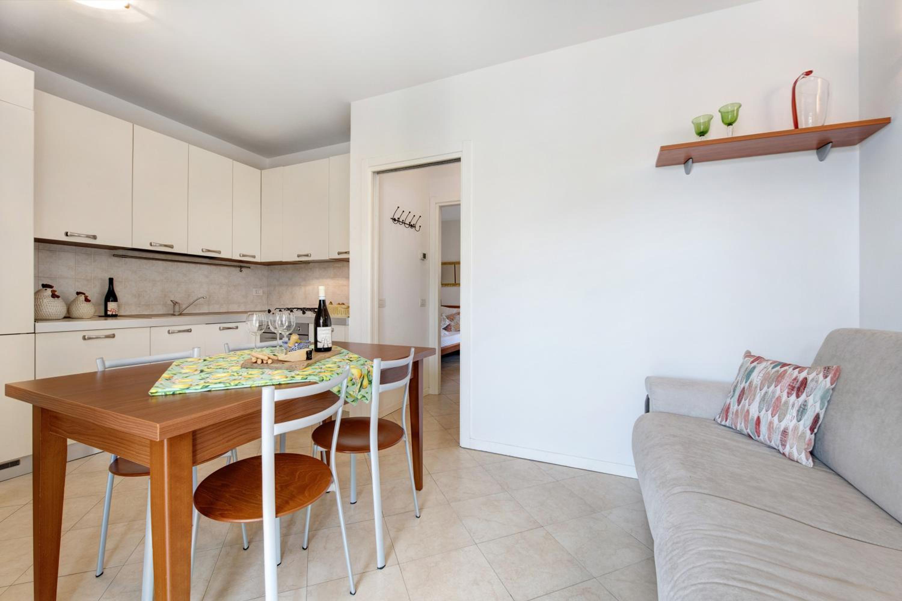 One-Bedroom Apartment with Garden View photo 2
