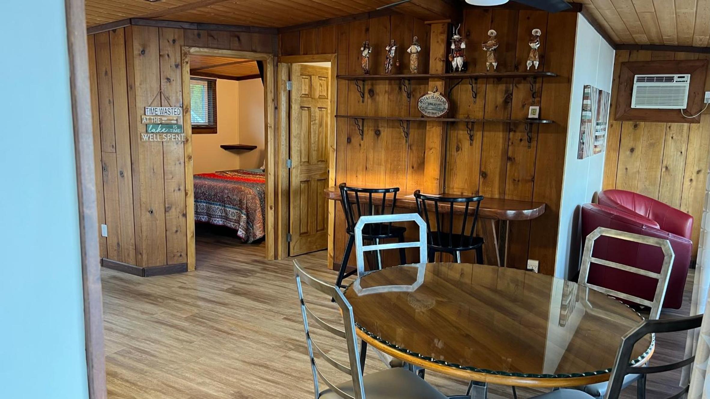Cabin 15 photo 1