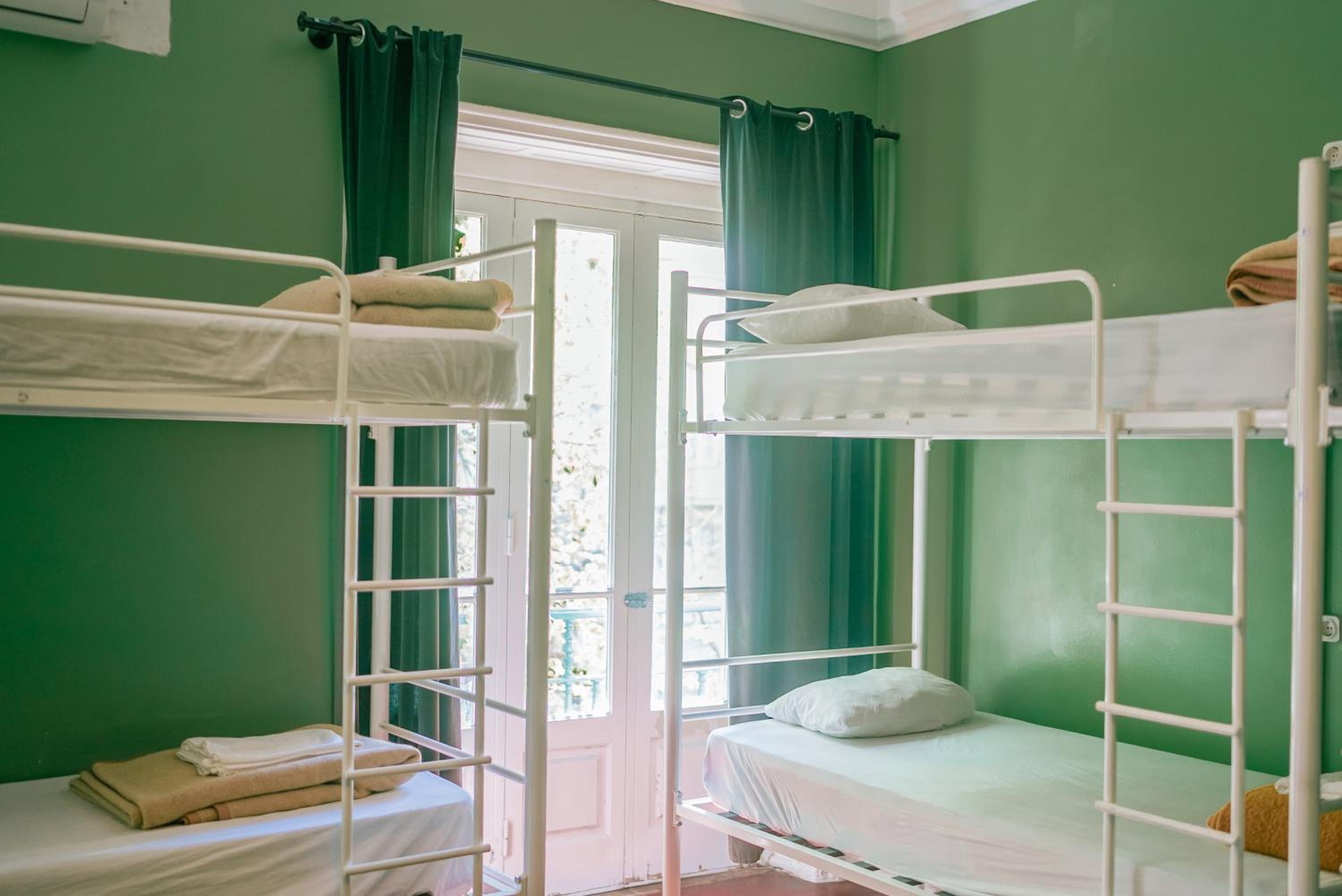 Bed in 10-Bed Mixed Dormitory Room photo 1
