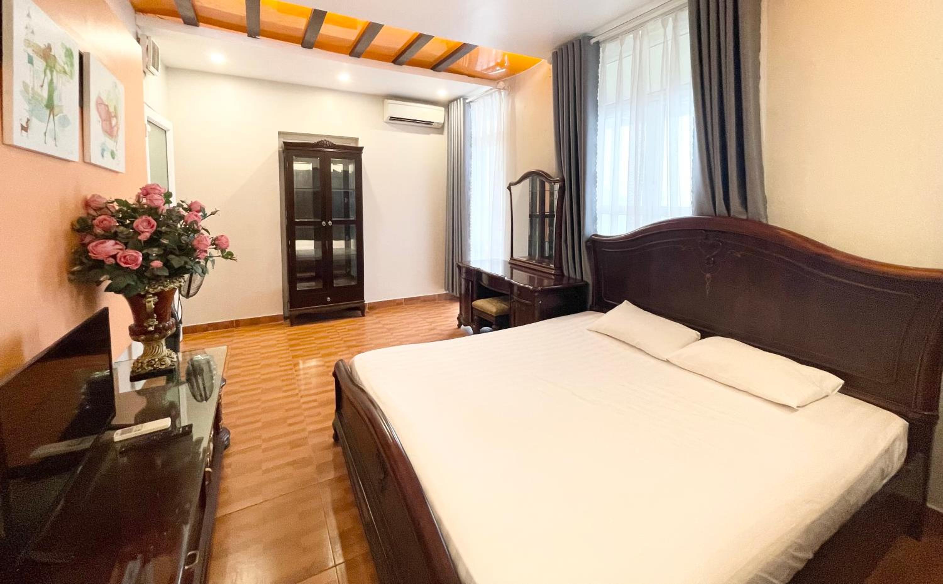 King Room with Balcony photo 1