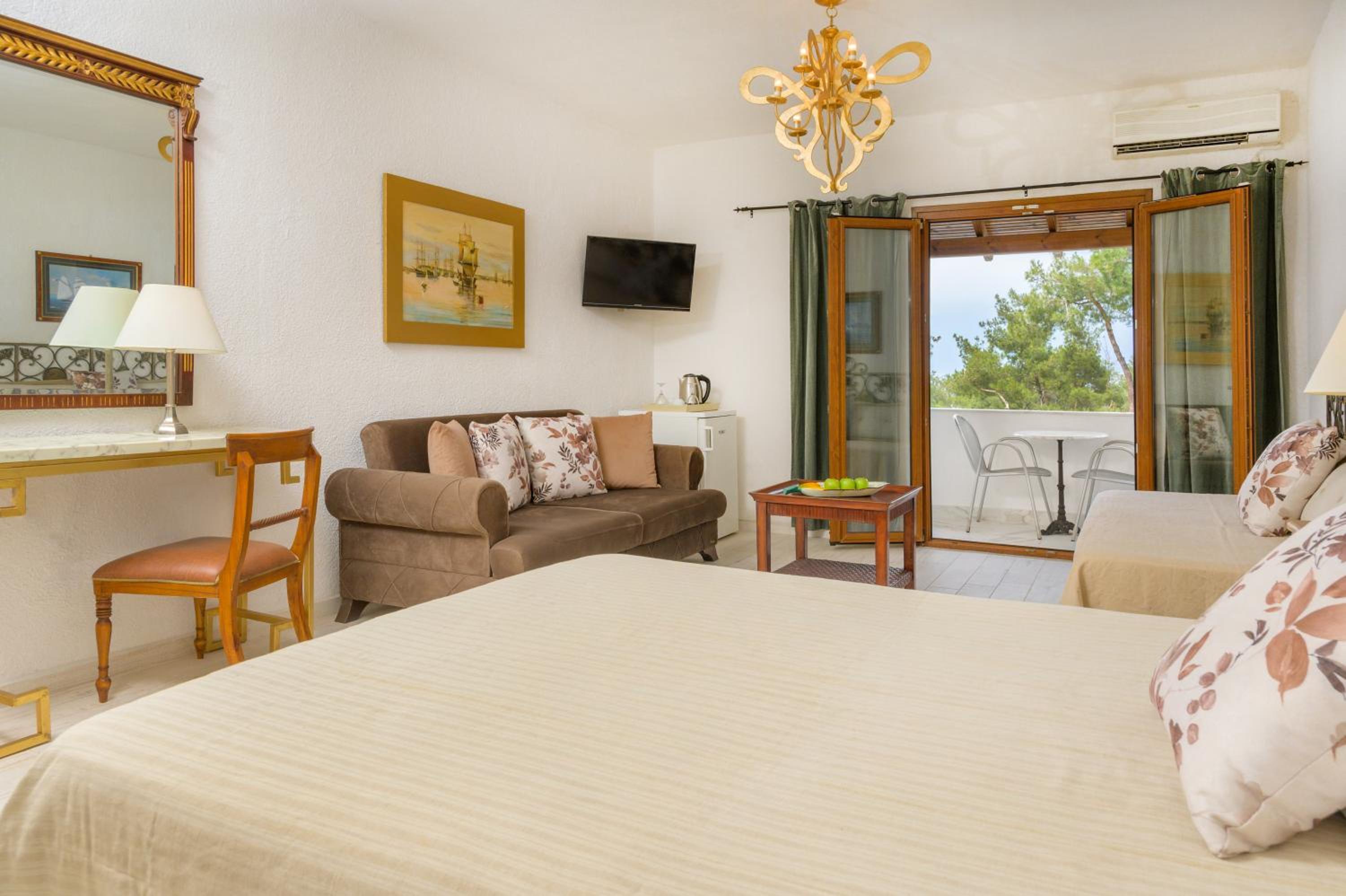 Family Room with Sea View photo 3