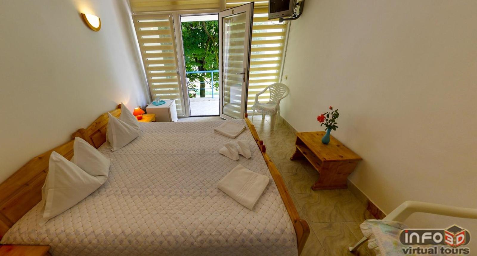 Triple Room with Bathroom photo 2