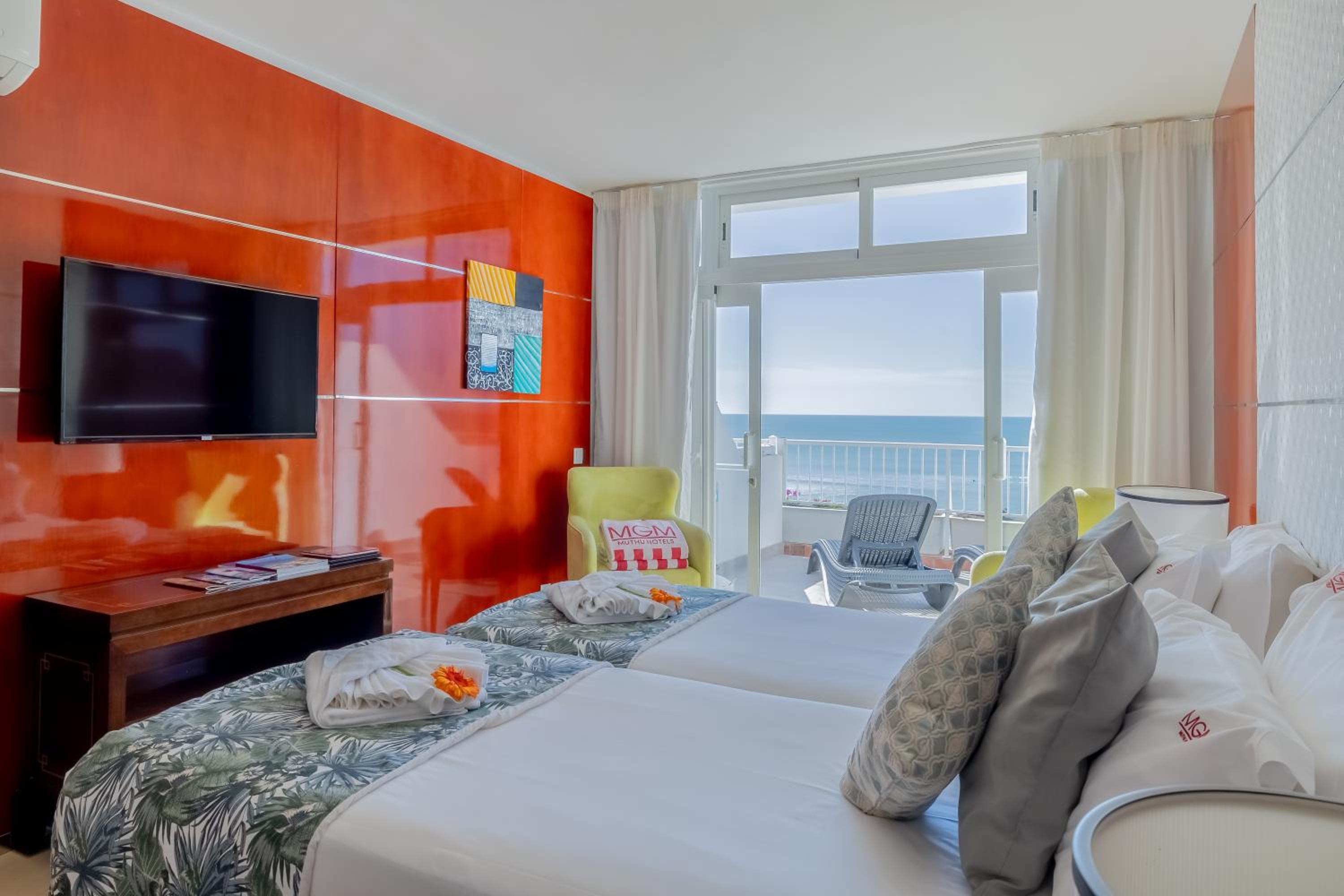 Deluxe Junior Suite - Photo 17