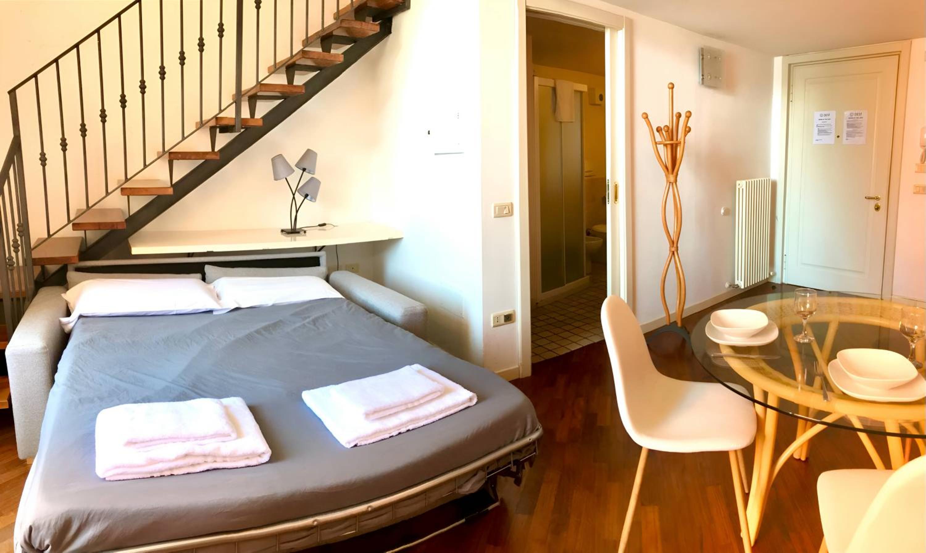One-Bedroom Apartment with Lake View - Photo 6