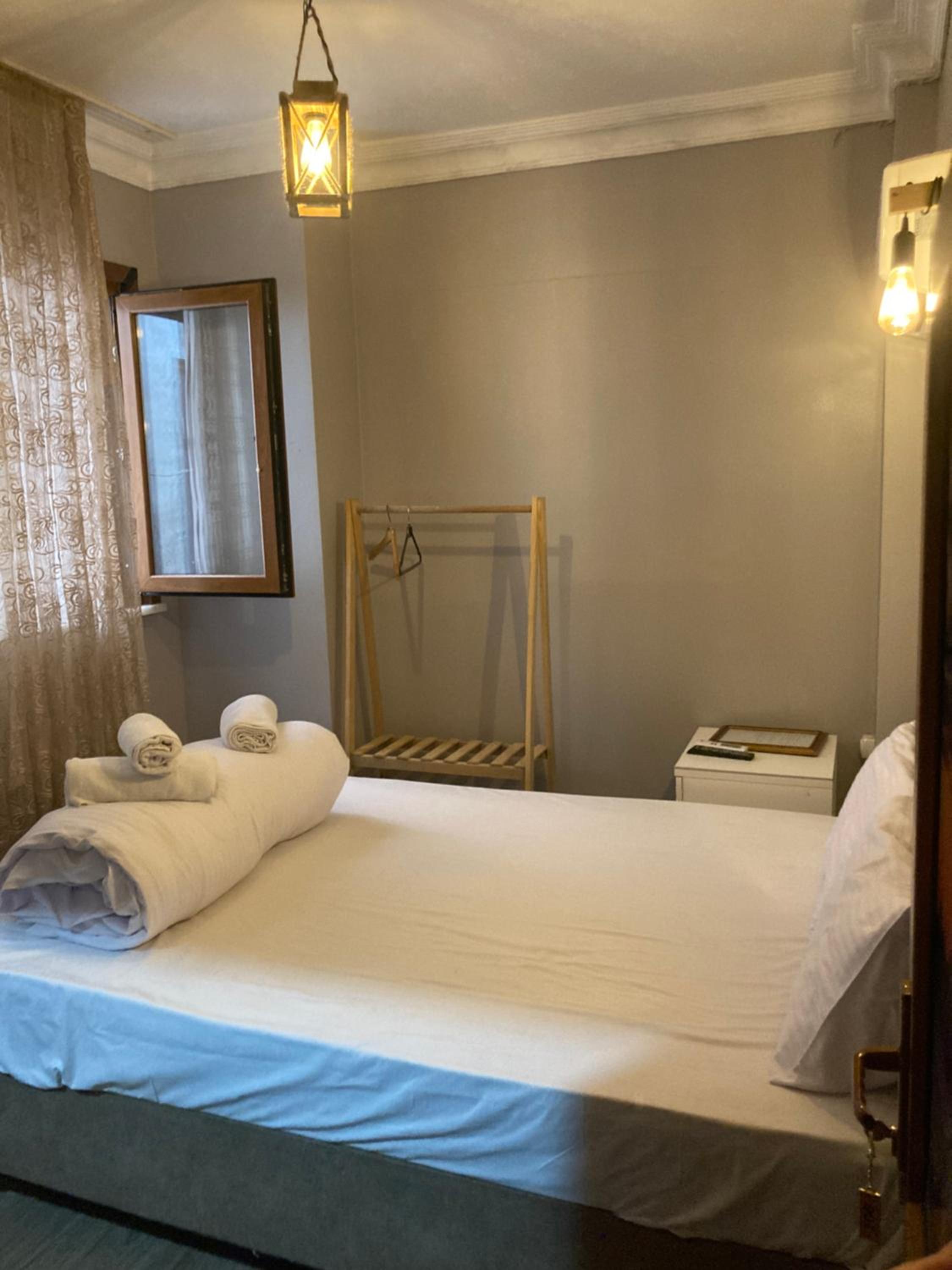 Budget Double Room photo 3