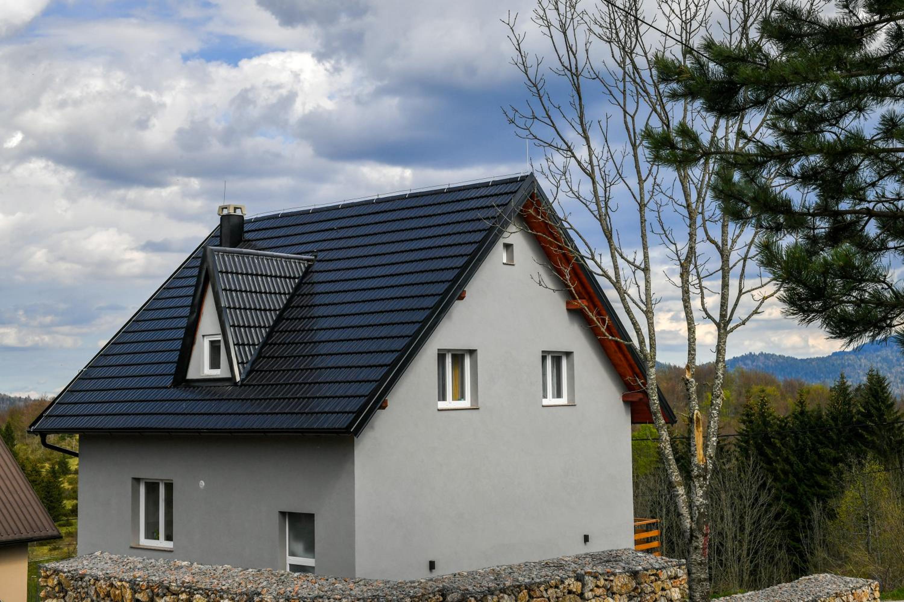 Three-Bedroom House photo 2