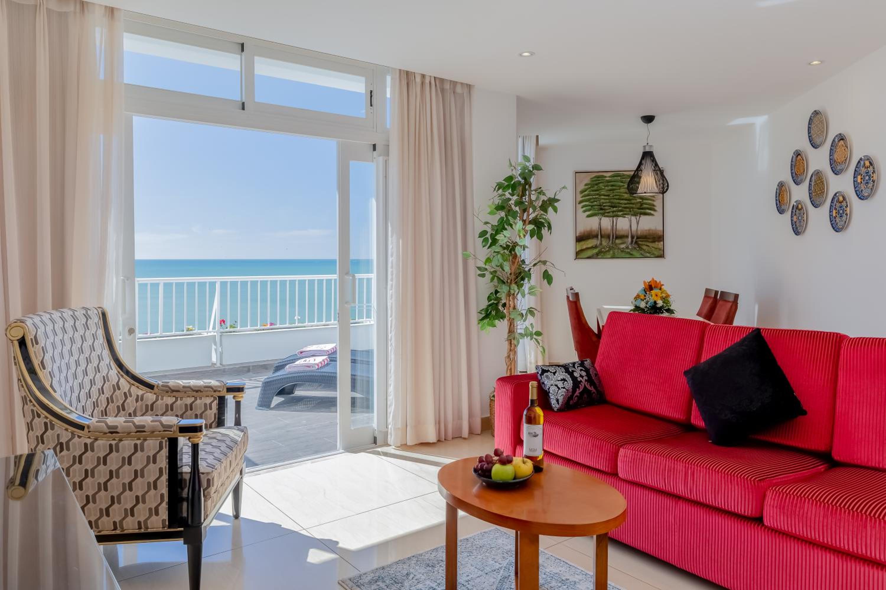Deluxe One Bedroom  Suite (2 Adults + 1 Child) - Photo 35