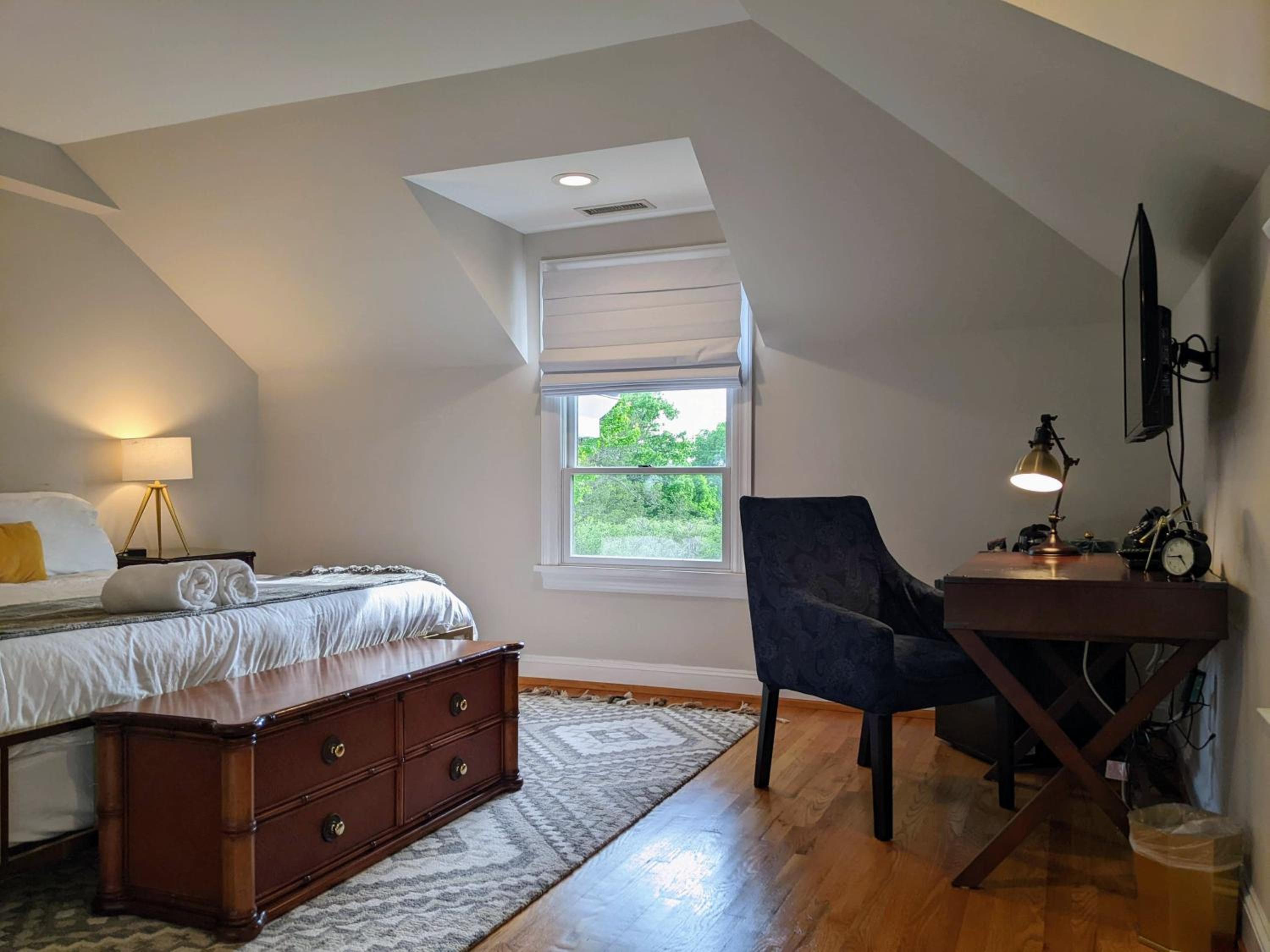 Queen Room with Garden View