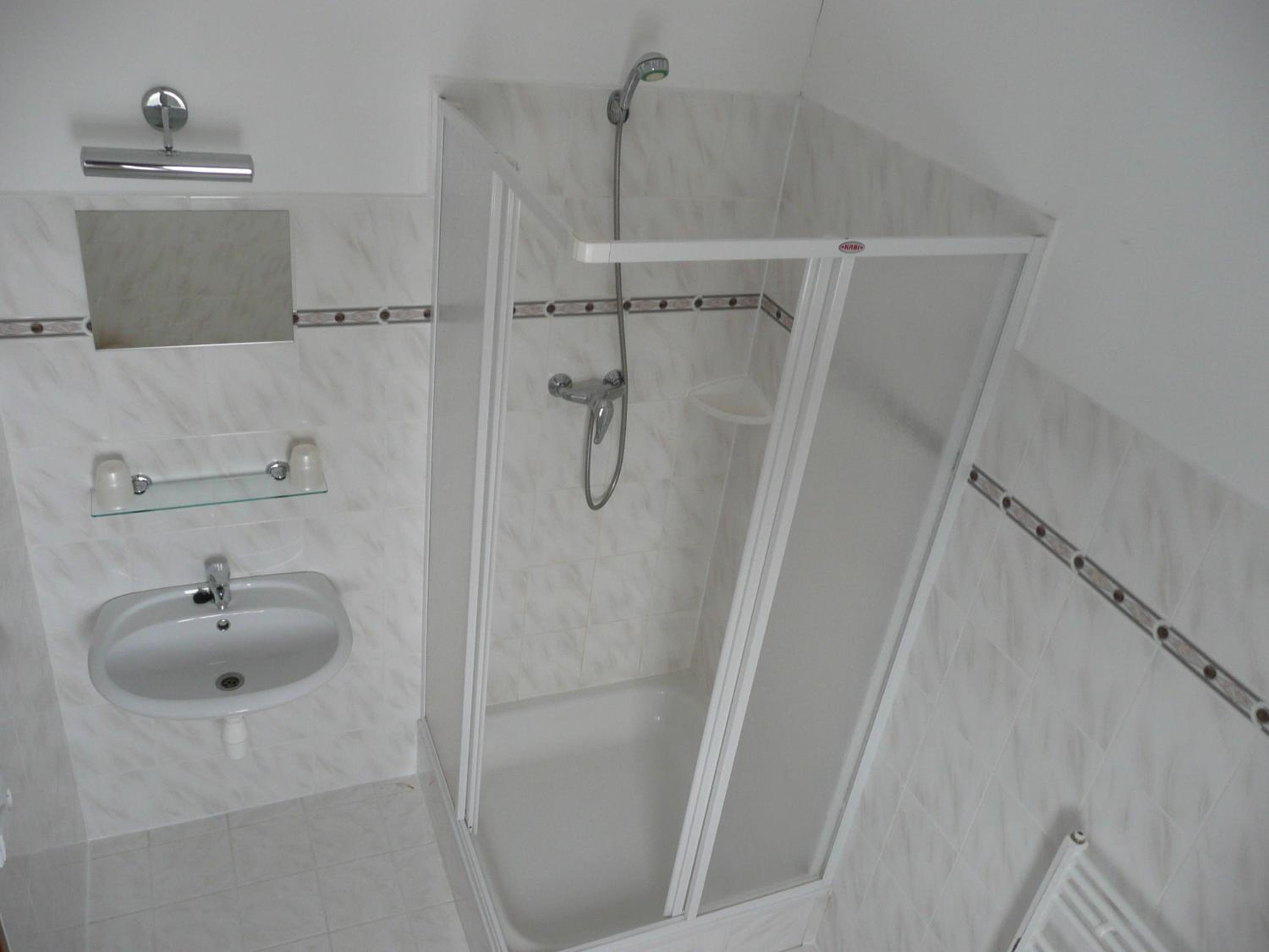 Twin Room with Bathroom photo 2