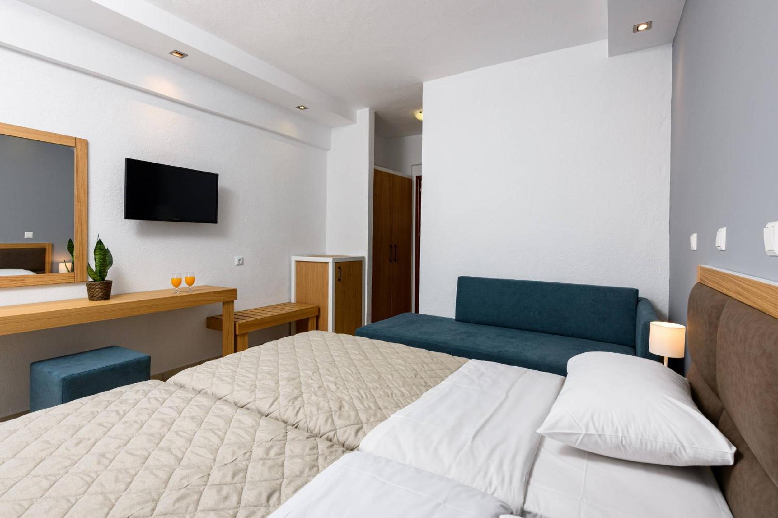 Double or Twin Room - Photo 1