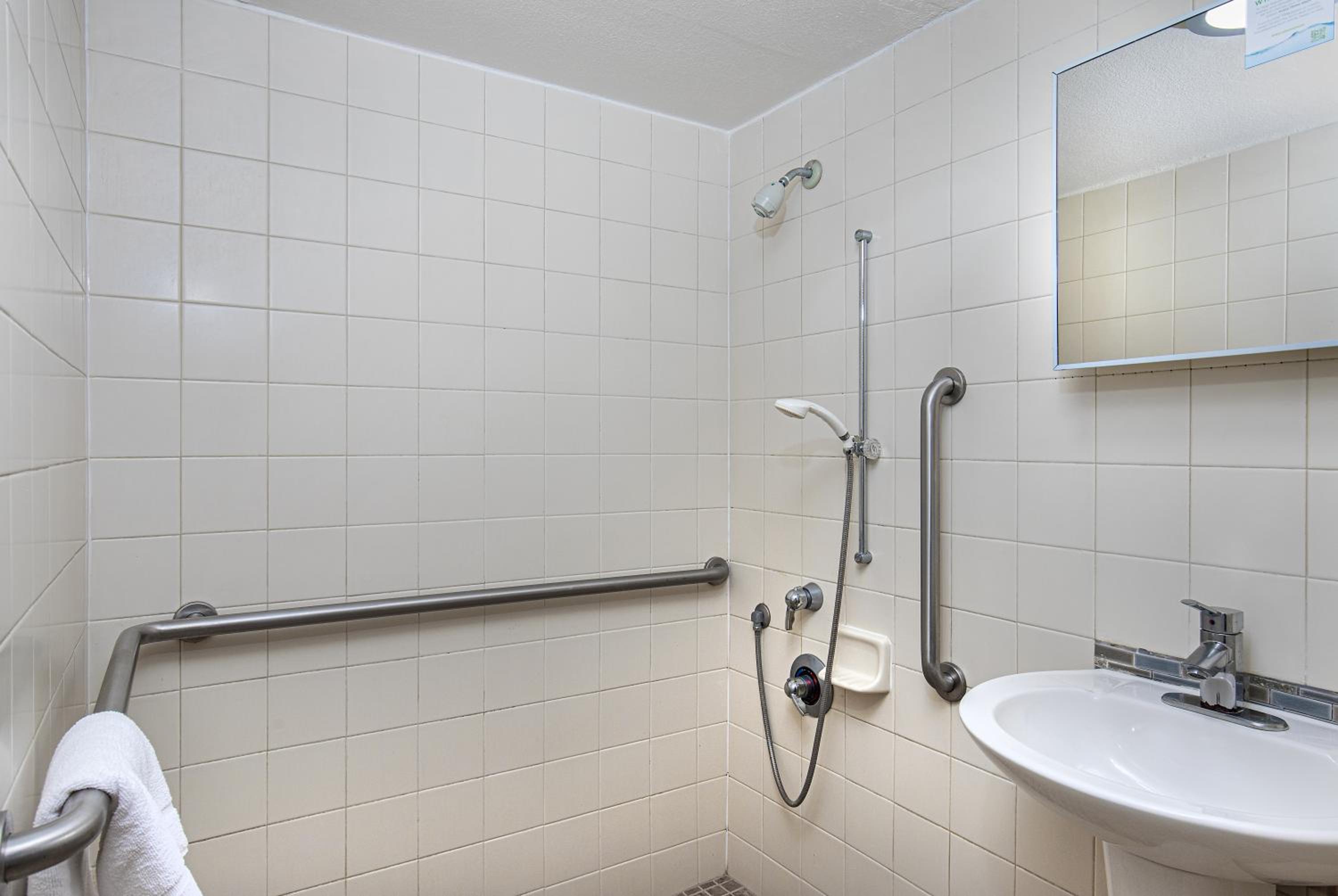 King Room - Mobility Accessible/Non-Smoking - Photo 2