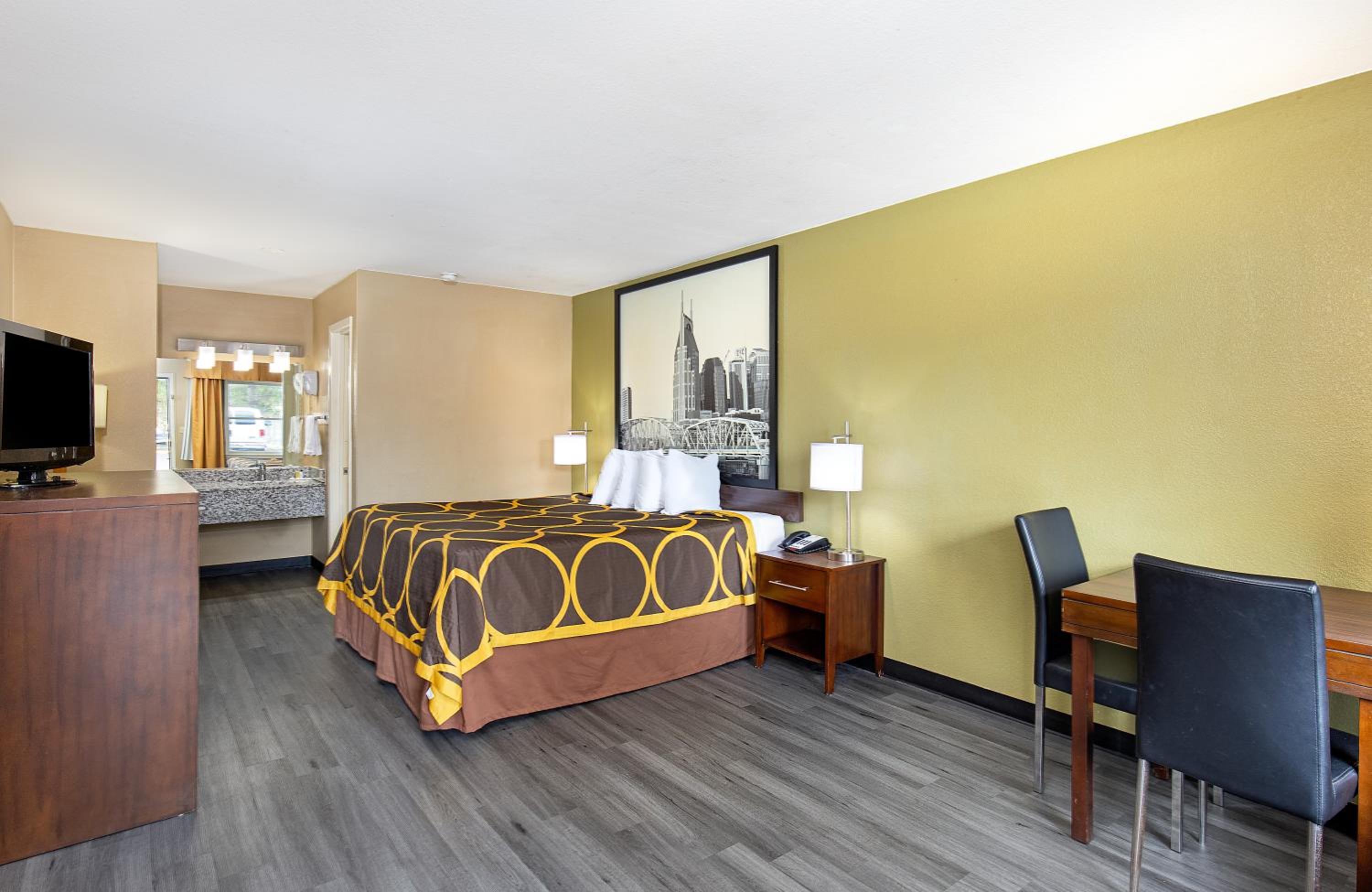 King Room - Non-Smoking - Photo 7