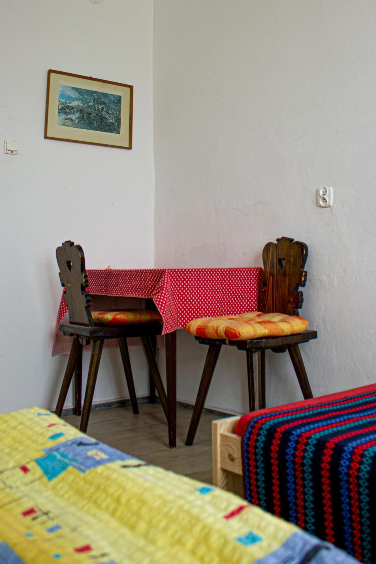 Small Double Room with Shared Bathroom photo 3