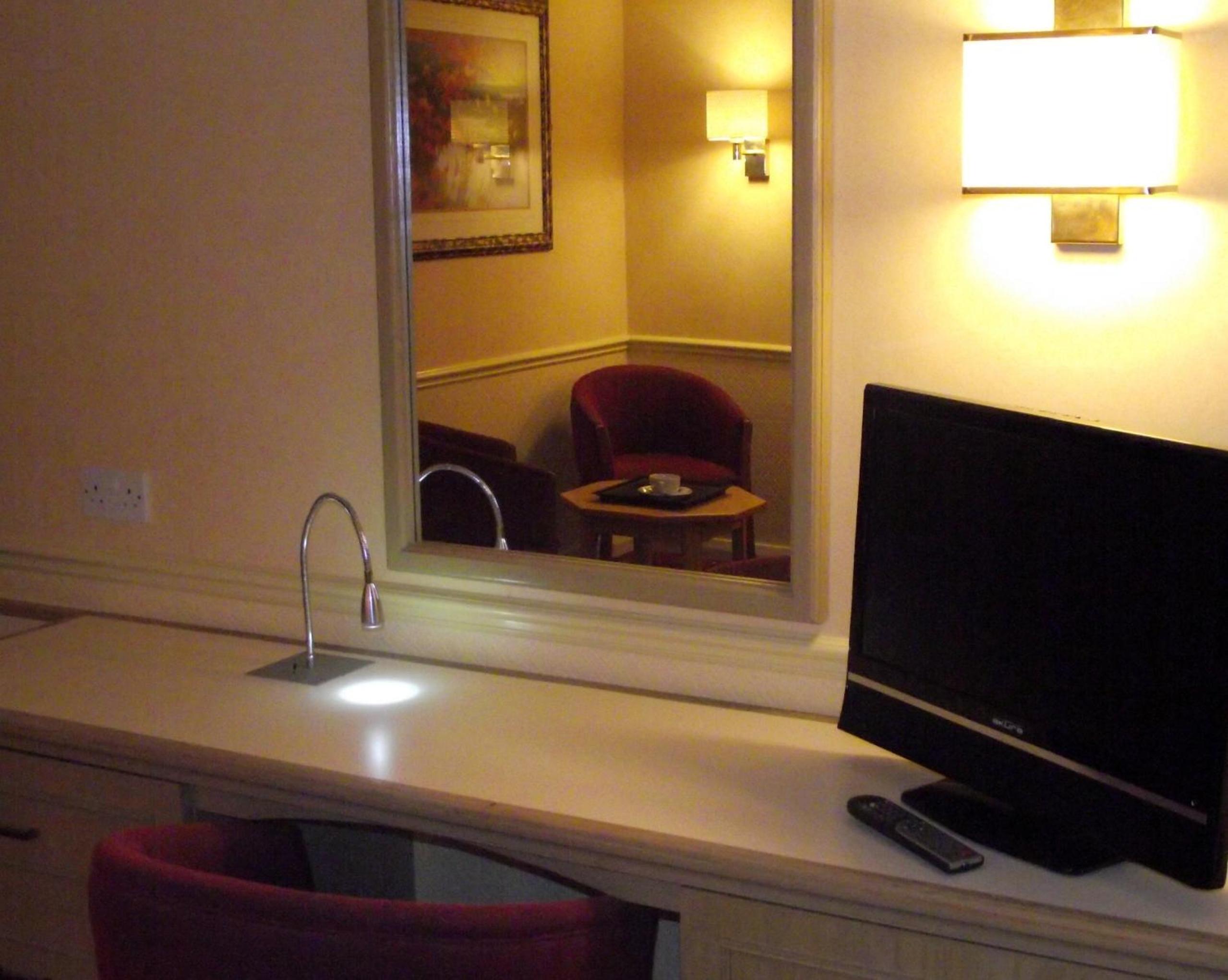 Executive Double Room - Non-Smoking - Photo 3