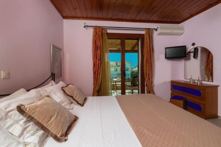 Villa with Private Pool photo 2
