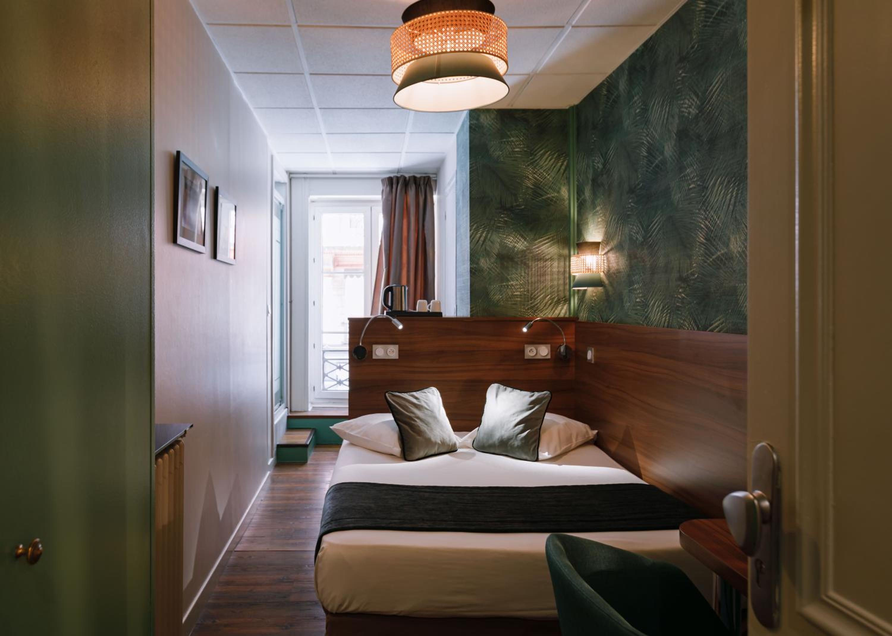 Classic Double Room - Photo 12
