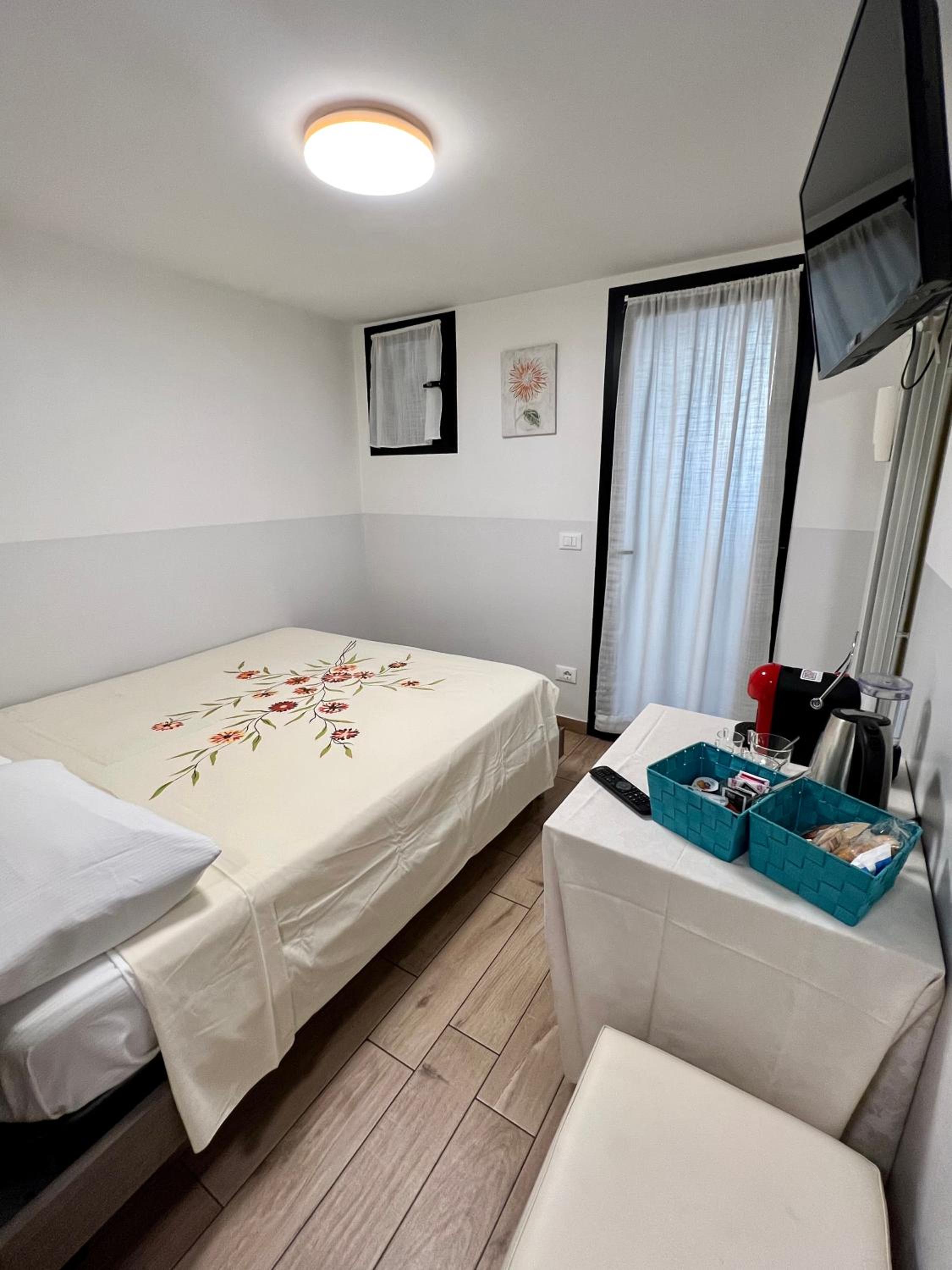 Small Double Room photo 1