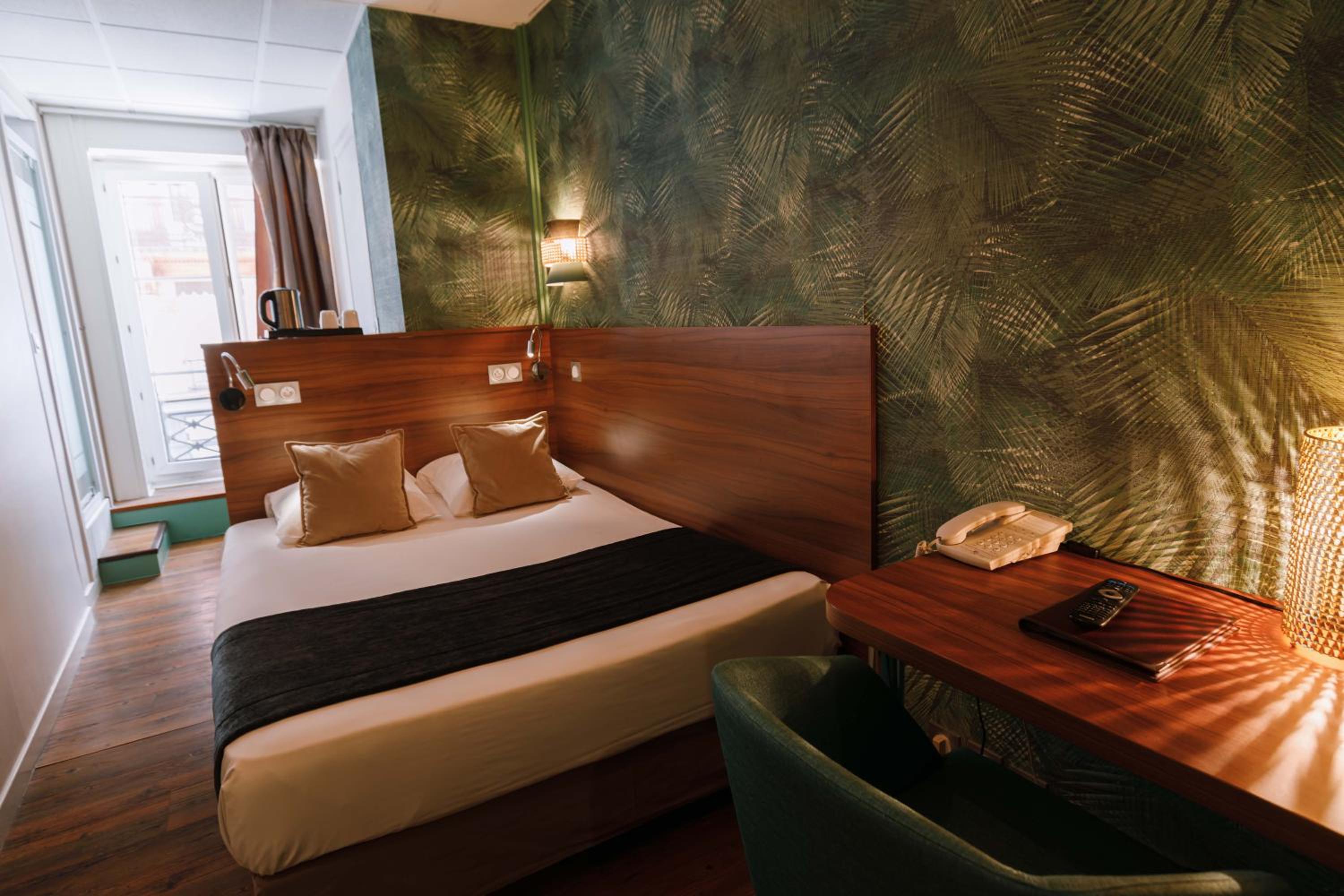 Classic Double Room - Photo 11