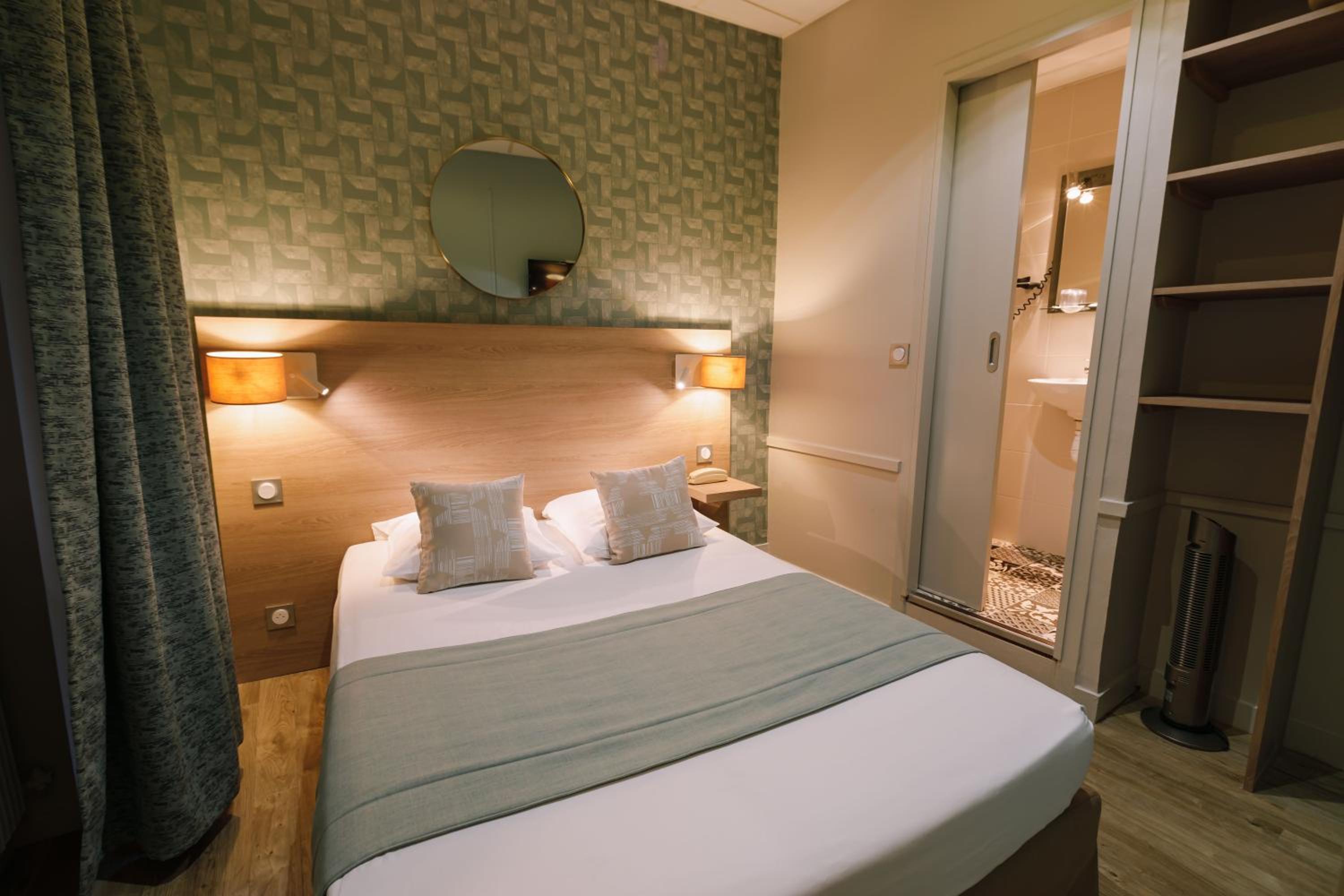 Classic Double Room - Photo 7