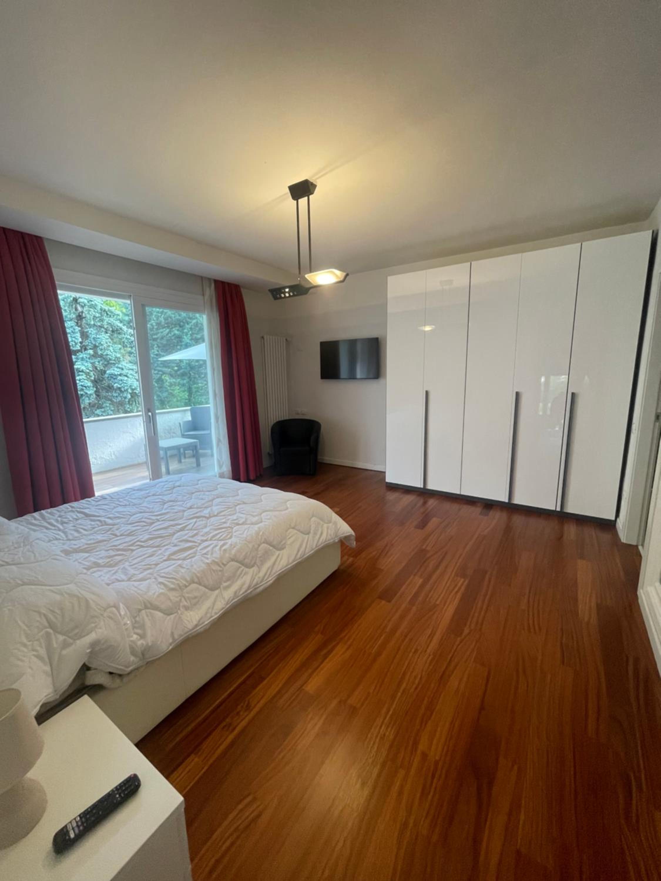 Deluxe King Room photo 2
