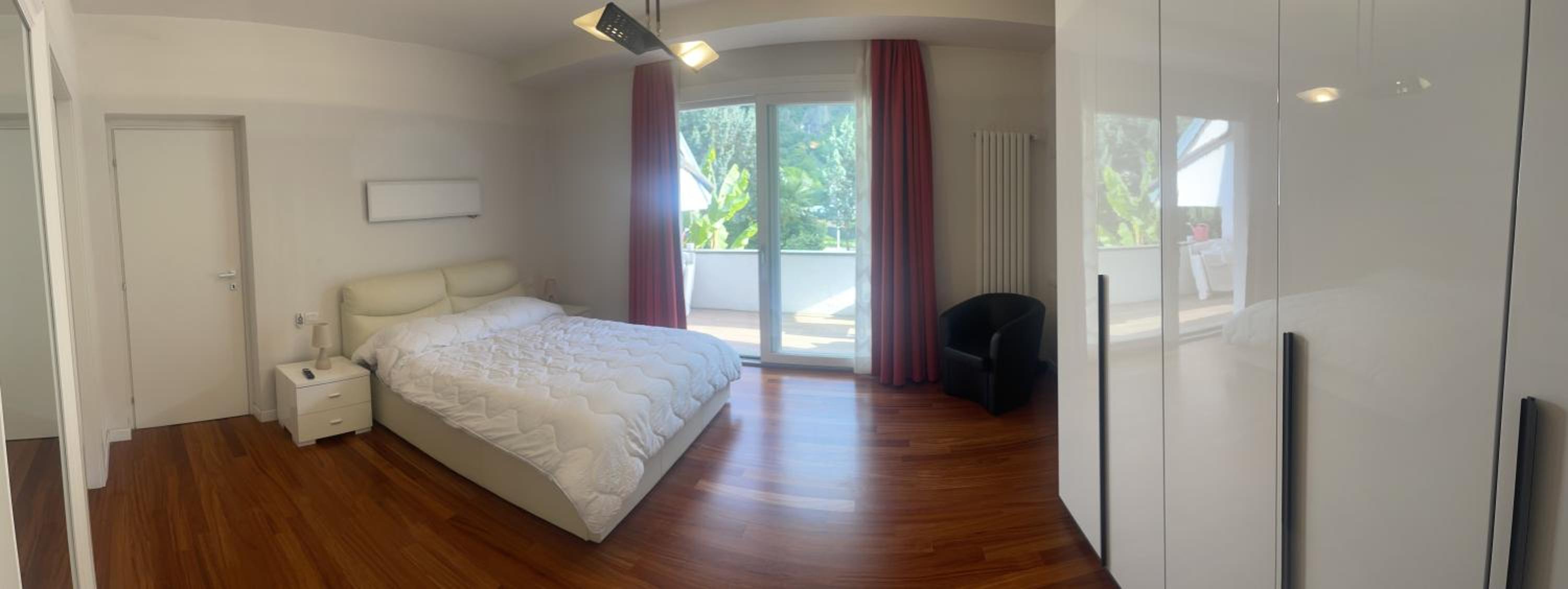 Deluxe King Room photo 1