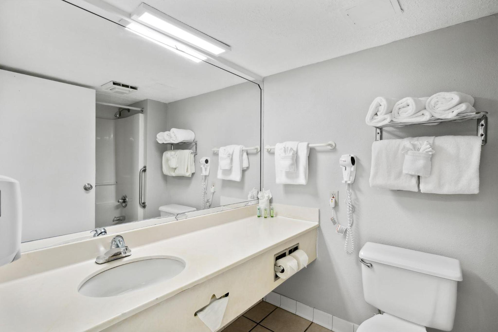 Beachfront Suite - Double/Double with Kitchen - Photo 3
