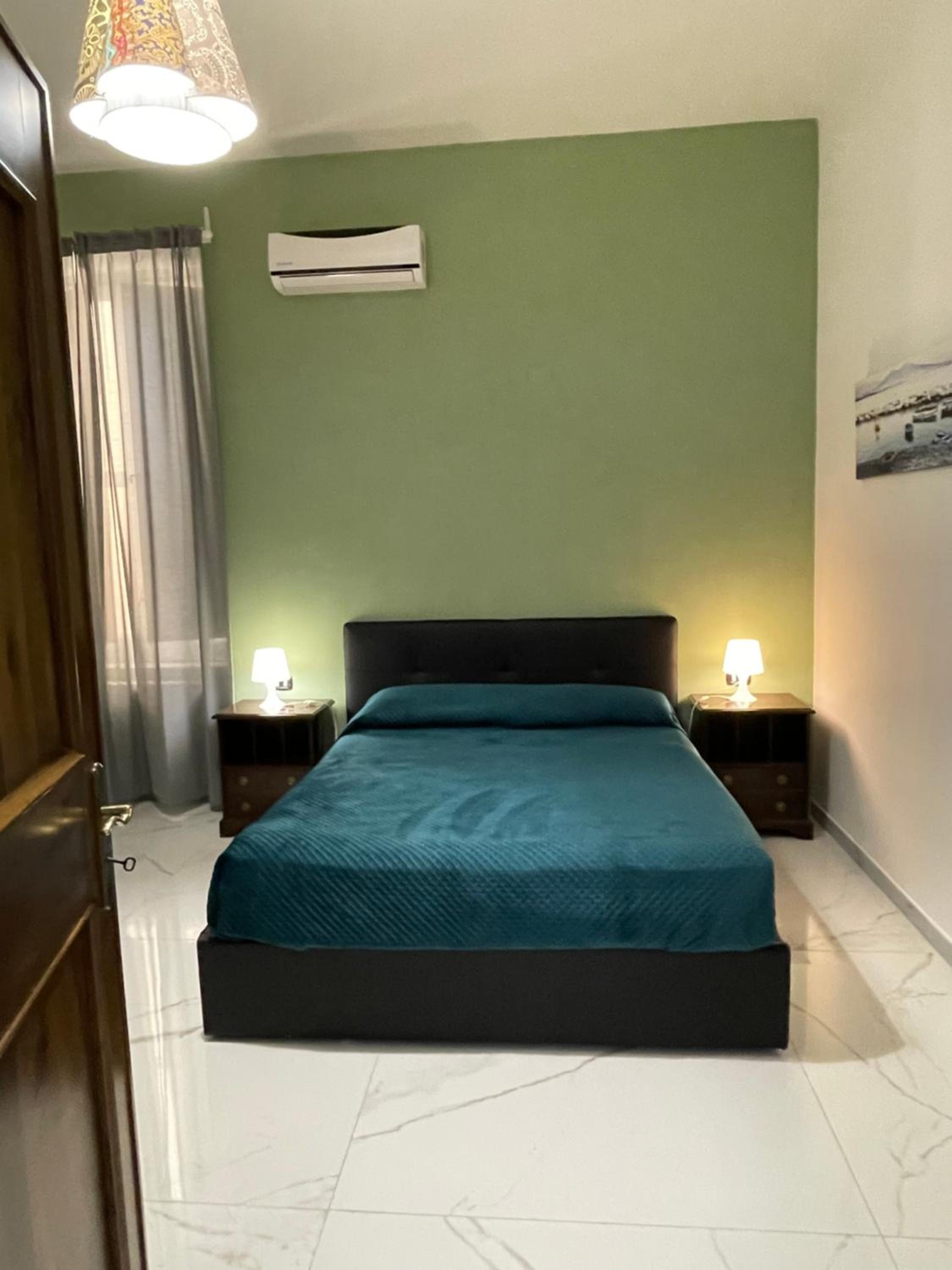 Large Double Room photo 1