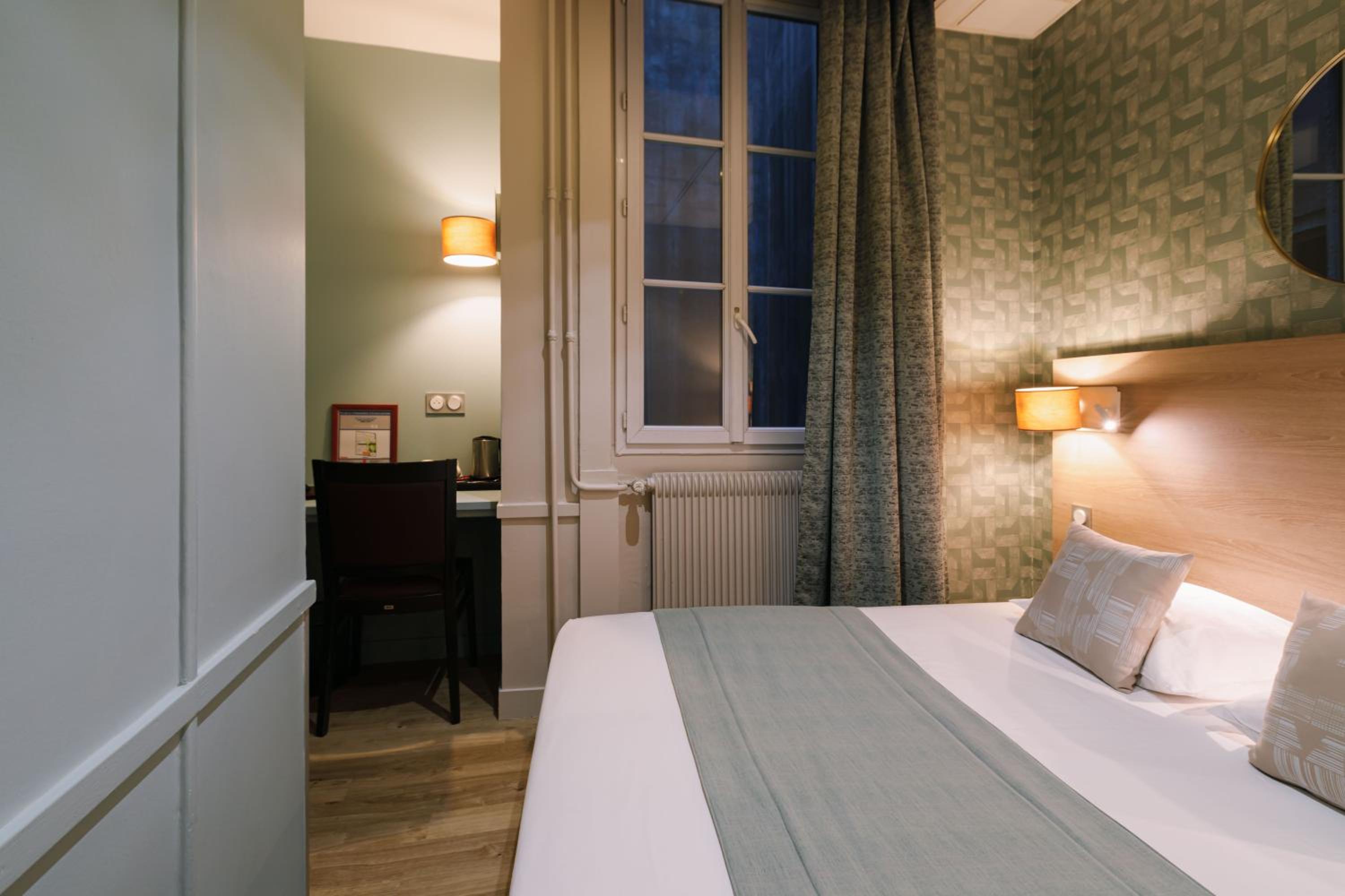 Classic Double Room - Photo 5