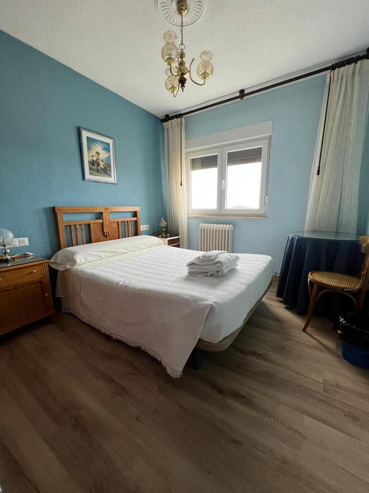 Five-Bedroom House - Photo 13