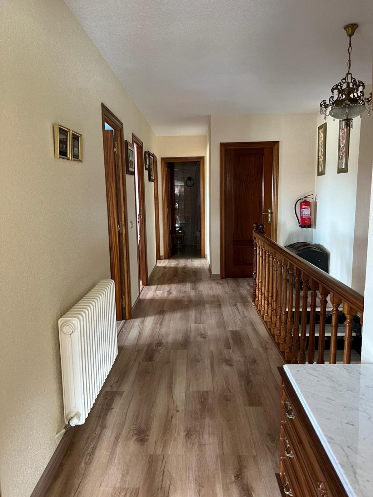 Five-Bedroom House - Photo 19