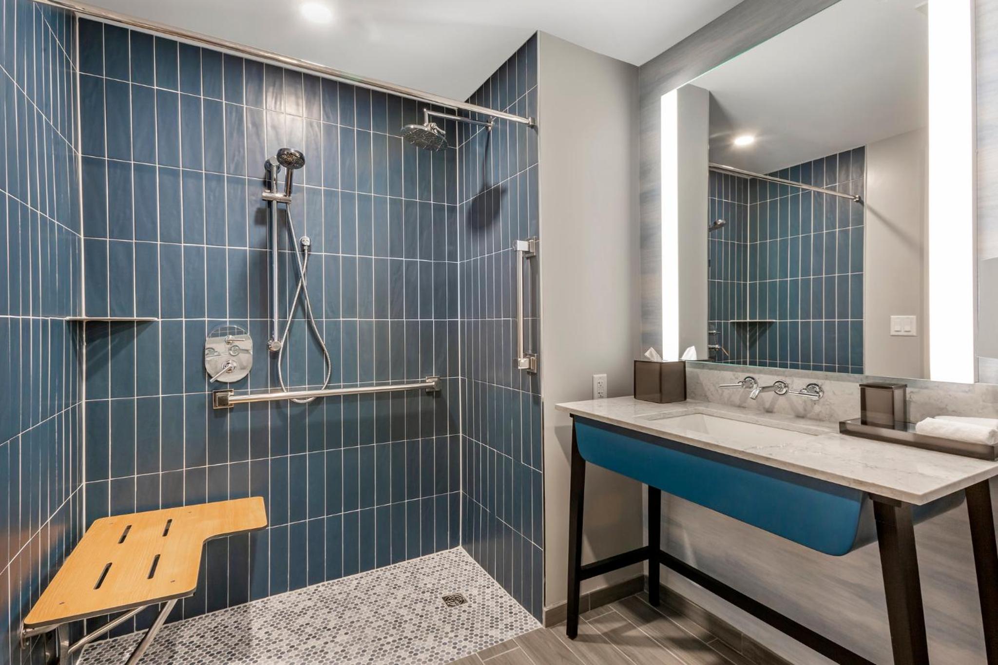 Accessible Premier Room with Roll in Shower 2 Queens