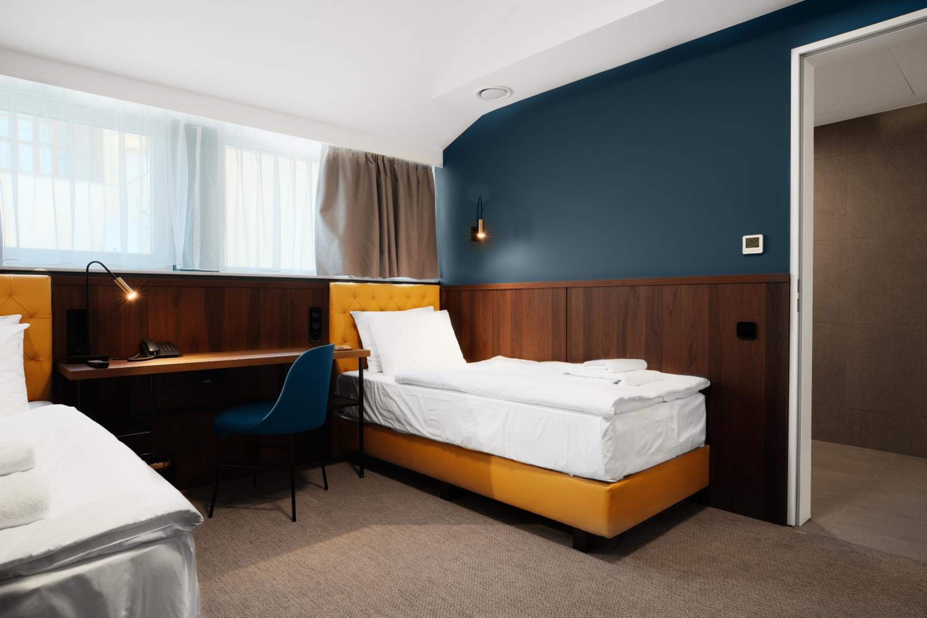 Twin Room - Disability Access - Photo 1