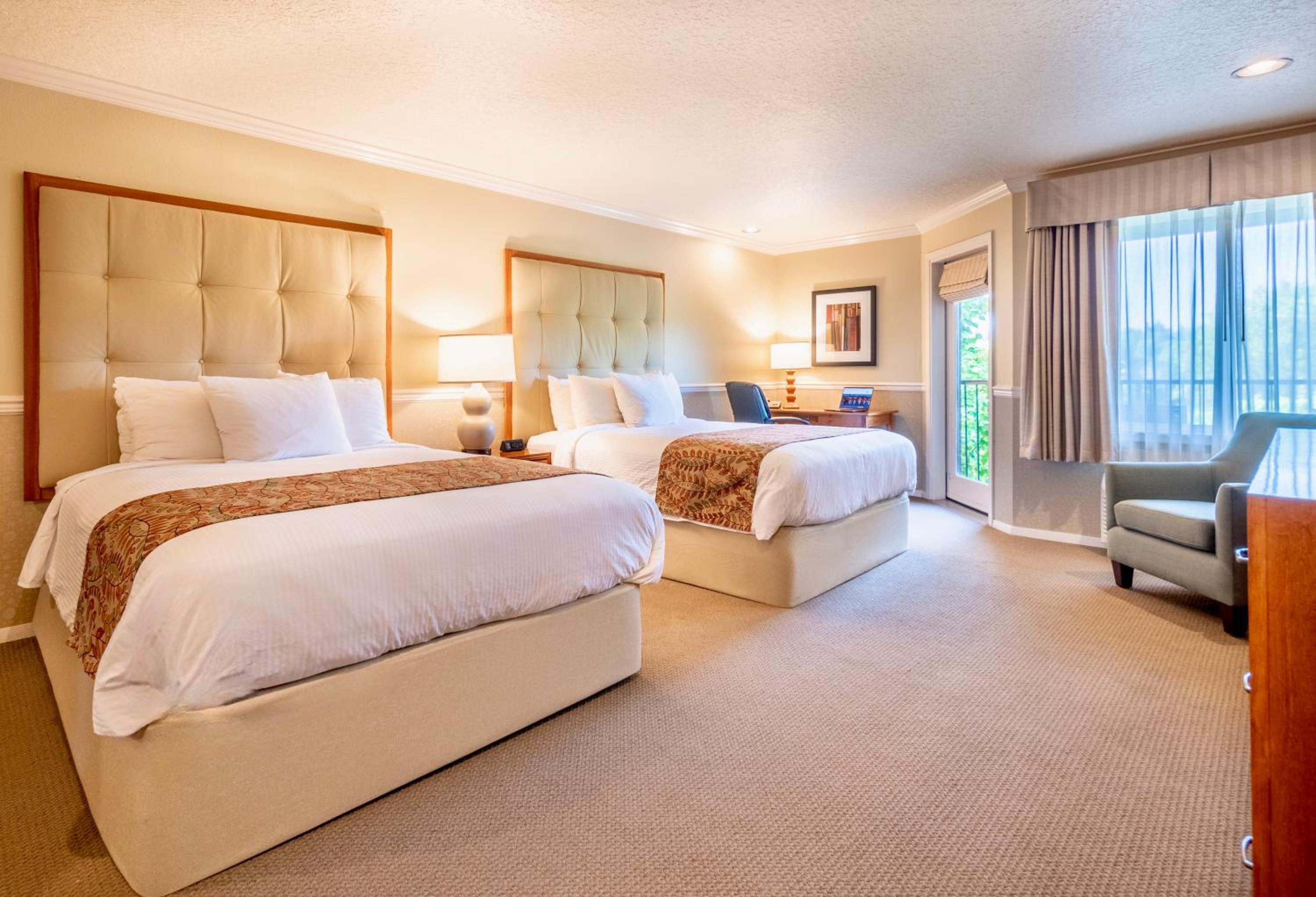 Superior Queen Room with Two Queen Beds photo 1