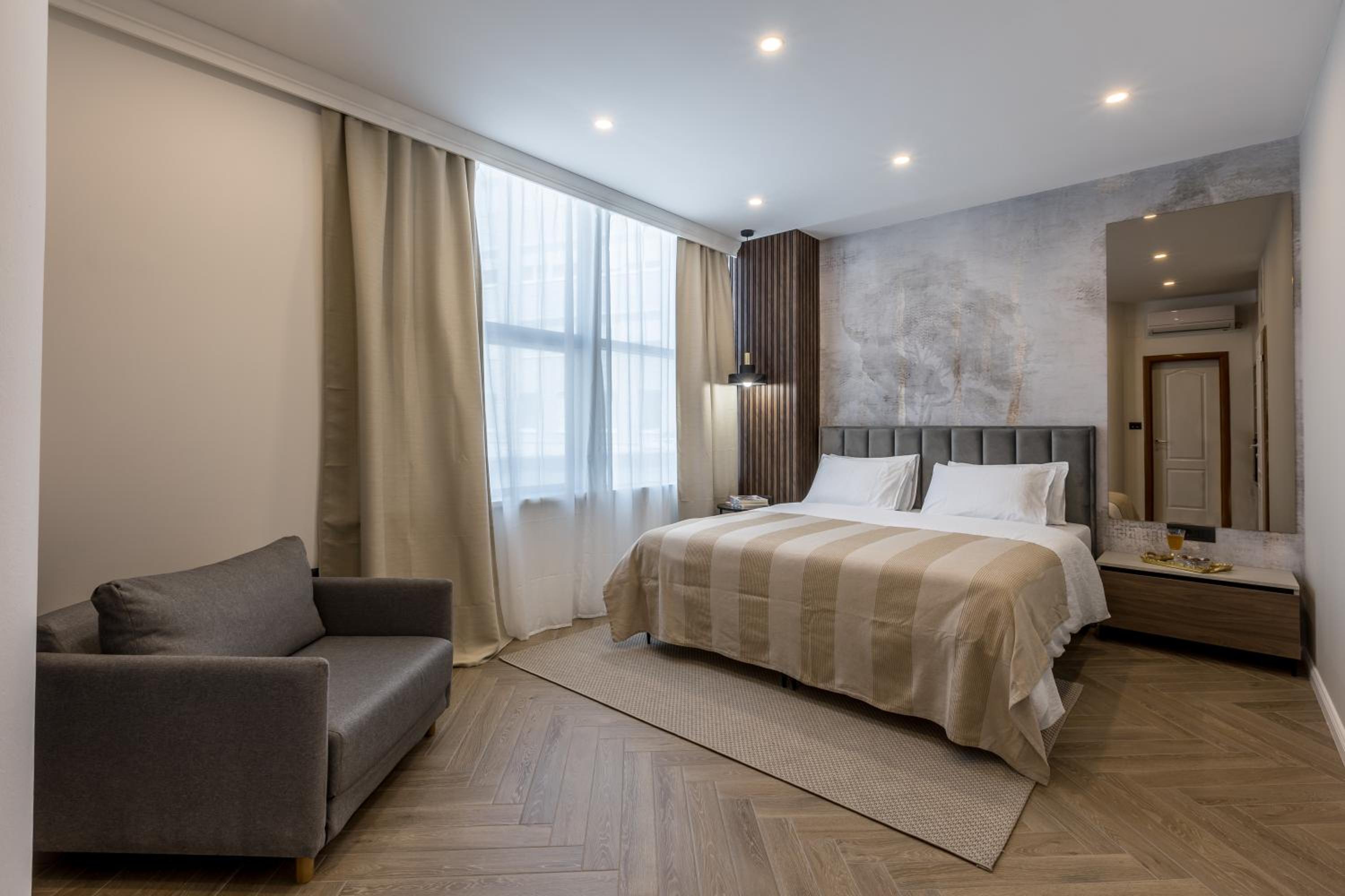 Superior Queen Room - Photo 1