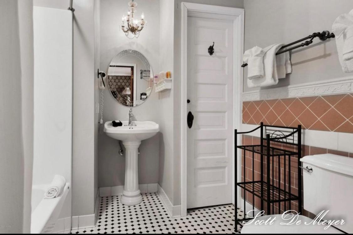 Superior King Room (Sugarplum) photo 3